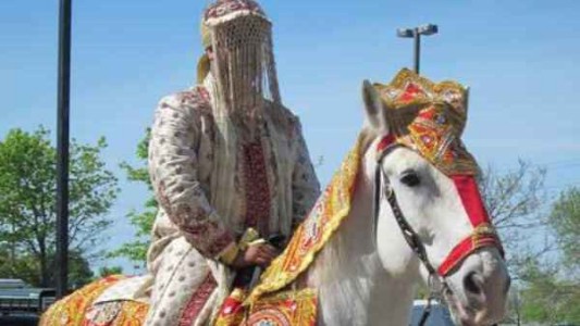 Maharajganj News : नेपाल से आई बारात, फेरों से पहले खुला दूल्हे का बड़ा राज! पहली पत्नी और बच्चे की सच्चाई से मचा हड़कंप