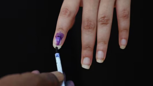 Maharajganj Politics : मतदाता सूची पर उठाये सपा ने सवाल, क्या सामने आएंगी गड़बड़ियों की परतें?