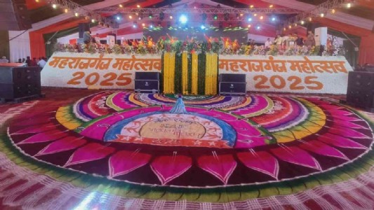 Maharajganj Mahotsav 2025 : महराजगंज महोत्सव में परिवहन विभाग का स्टाल बना आकर्षण का केंद्र