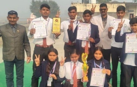 Sports News : बनारस के अखाड़े में महराजगंज के कराटेबाजों का जलवा! गोल्ड-सिल्वर से चमका जिला