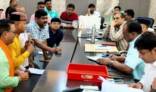 Maharajganj News : छह साल की फरियाद, एक दिन की सुनवाई ! समाधान दिवस में CDO के सामने छलका दिव्यांग का ये दर्द