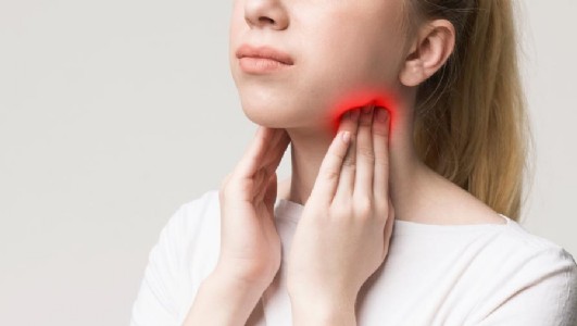 Maharajganj News : ठंड की मार से बिगड़ी सेहत! जिला अस्पताल में अचानक बढ़े टॉन्सिल के मरीज