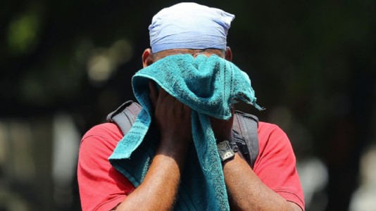 Maharajganj News : 39°C तापमान, लेकिन महसूस हुई 44°C की गर्मी! तराई में उमस ने बढ़ाई मुश्किलें