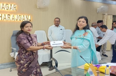 Maharajganj : महराजगंज के 314 स्कूलों में स्मार्ट क्लास शुरू, 84 शिक्षक सम्मानित
