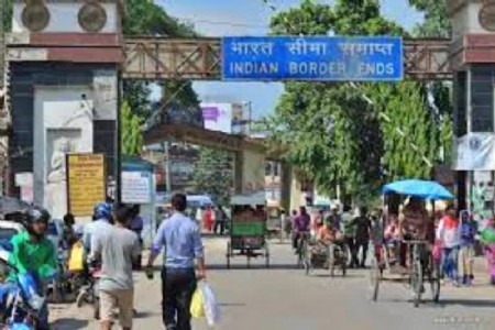 Maharajganj News : 60 का माल 100 में! मक्का से कॉस्मेटिक तक करोड़ों का काला धंधा