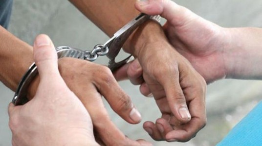Maharajganj News : भारत से नेपाल तस्करी, नशे की दवाओं के साथ दो गिरफ्तार, गोरखपुर से लाने का शक