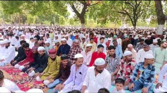 Maharajganj News : दूसरे जुमे पर सज गईं मस्जिदें, दुआओं में डूबा जनपद… सुरक्षा रही चाक-चौबंद