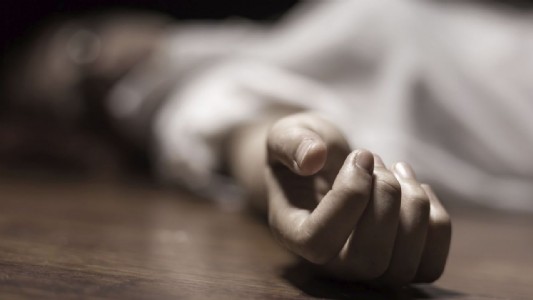 Maharajganj News : 14 वर्षीय किशोरी की संदिग्ध हालत में मौत, पड़ोसियों पर धक्का देने का शक