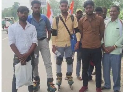 Maharajganj News : स्केटिंग पर सवार जिले के दो युवा, 1800 किमी की अनोखी कांवड़ यात्रा पर