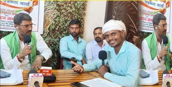 Politics : महराजगंज मुक्ति मोर्चा की बैठक संपन्न, युवाओं को राजनीति में लाने की पहल