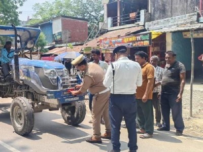 Maharajganj News : दो वाहन सीज़, 52 का ई-चालान, दो लाख का लगा जुर्माना