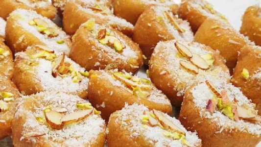 RamKatori Sweet : विदेशियों को भी भा गयी मिठौरा की राम कटोरी, रक्षाबंधन पर सेल 5 क्विन्टल पहुँचने की उम्मीद