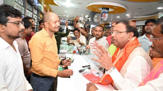 Maharajganj News : व्यापारियों से मिले केंद्रीय वित्त राज्य मंत्री पंकज चौधरी,बोले- जीएसटी सुधारों से छोटे व्यापारियों को मिलेगी राहत