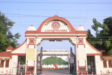 Gorakhpur University : गोरखपुर यूनिवर्सिटी और कॉलेजों में एडमिशन की अंतिम घड़ी, कई कोर्स में सीटें अब भी खाली