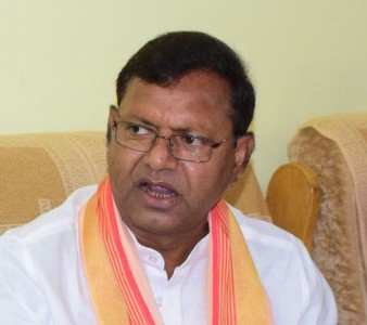 UP Politics : महराजगंज सांसद पंकज चौधरी के MPLADS फंड पर सवाल, खर्च तो हुए करोड़ों लेकिन काम हुआ जीरो...