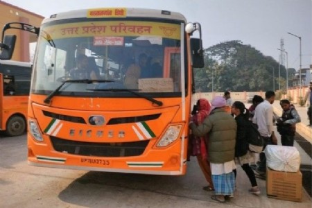 Maharajganj News : मौनी अमावस्या से पहले बढ़ी श्रद्धालुओं की भीड़, माघ मेला के लिए दौड़ पड़ीं 15 और बसें