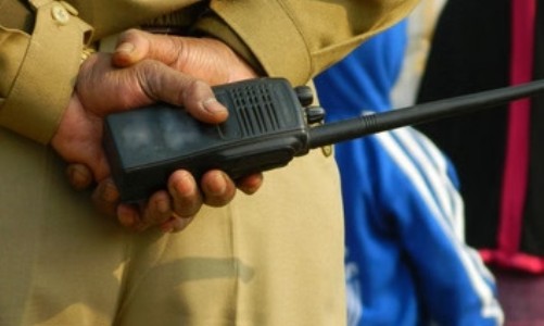 Gorakhpur News : 2 लाख नहीं दिए तो एनकाउंटर ! गोरखपुर में फ़र्ज़ी IPS का खौफनाक खेल, सच्चाई जानकर हैरान रह गयी पुलिस