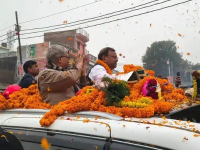 UP Politics : पहला कदम, बड़ा संदेश! प्रदेश अध्यक्ष बनते ही महाराजगंज पहुंचे पंकज चौधरी, स्वागत में उमड़ा जनसैलाब