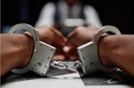 Maharajganj News : नेपाल से भारत ला रहा था पिस्तौल! सोनौली बॉर्डर पर SSB ने युवक को दबोचा