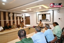 महराजगंज: धनतेरस-दीपावली पर बाजारों की सुरक्षा बढ़ाने की तैयारी, व्यापारियों से मिले एसपी