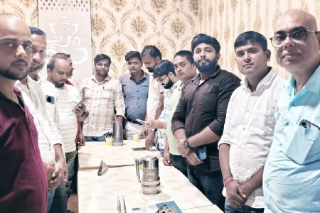 सिसवा को फिर तहसील का दर्जा दिलाने की मांग तेज, व्यापार मंडल ने चरणबद्ध आंदोलन की बनाई रणनीति