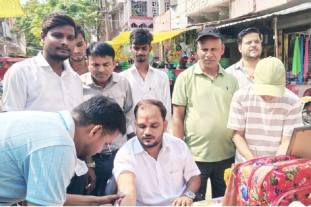 सिसवा को तहसील का दर्जा दिलाने की मांग तेज, समाजसेवी ने खून से मुख्यमंत्री को लिखा पत्र