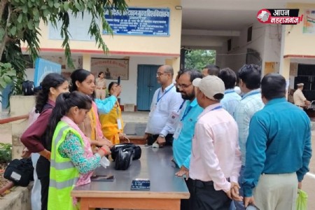 महराजगंज में PET परीक्षा शुरू, 11 केंद्रों पर 4,872 अभ्यर्थी देंगे परीक्षा, CCTV से हो रही निगरानी
