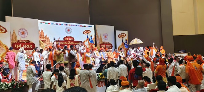 लखनऊ में अंतराष्टीय धर्म संसद का आयोजन,12 प्रस्ताव सर्वसम्मति से पारित