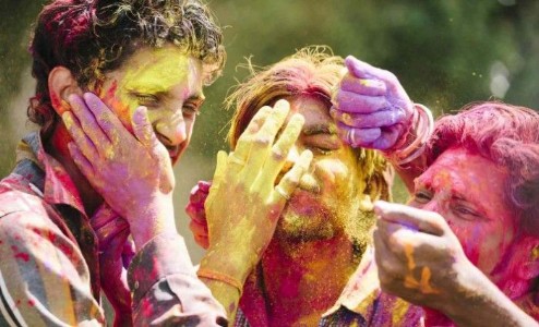 Maharajganj News : होली में हुड़दंग मचाया तो खैर नहीं ! विवादित स्थानों पर पुलिस की पैनी नज़र