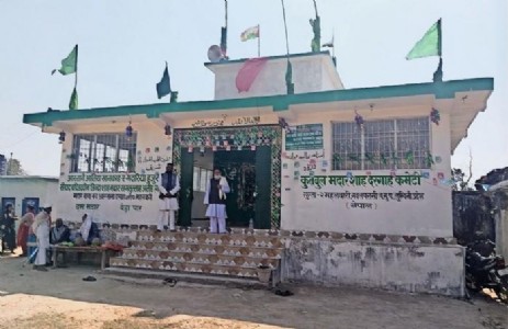 Maharajganj News : सीमा पर हुआ बवाल ! नेपाल मेले जा रहे भारतीय पर्यटकों से भंसार में मारपीट, ये रही वजह