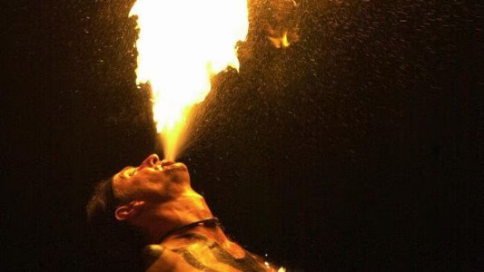 Gorakhpur News : करतब की नकल पड़ी भारी… 10 साल के मासूम ने पेट्रोल फूंका और जल उठा चेहरा!