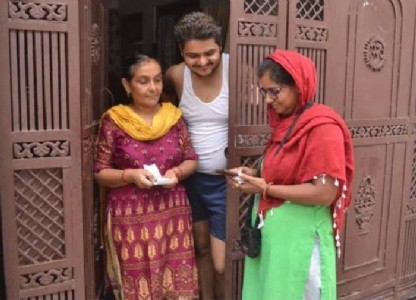 Maharajganj News : घर-घर पहुंचीं ‘विद्युत सखियां’! 25 लाख की वसूली से चमकी बिजली बिल राहत योजना