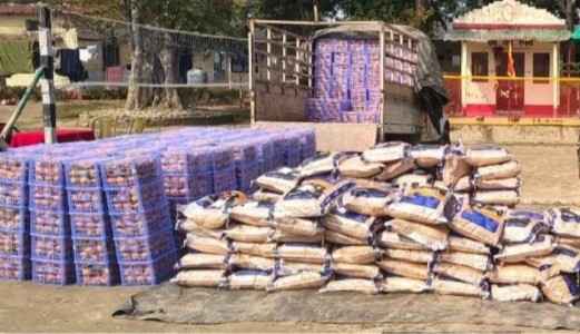 Maharajganj News : बॉर्डर पर बड़ी घेराबंदी! 4 पिकअप से बरामद हुई ये चीज़ें लेकिन तस्कर फरार