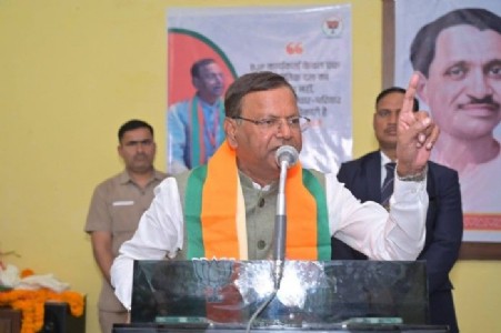 UP Politics News : चुनाव से पहले भाजपा का बड़ा मास्टरप्लान! महराजगंज में बूथ सशक्तिकरण का बिगुल