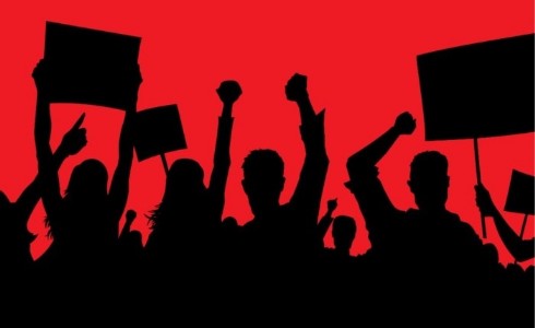 Maharajanj News : भ्रष्टाचार साबित, फिर भी कार्रवाई नहीं? कलक्ट्रेट में दूसरे दिन भी गरजा ग्रामीणों का गुस्सा