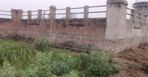 Maharajganj News : मनरेगा पार्क में ‘कागज़ी’ विकास? सवा नौ लाख का भुगतान, अधूरा मैदान और गायब सुविधाएं!