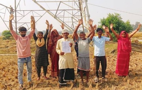 Maharajganj News : बिना मुआवजा खेतों में खड़े हुए टॉवर! भड़के किसानों ने रुकवाया काम
