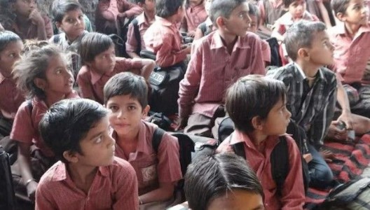 Maharajganj News : अब बदलेगी पढ़ाई की तस्वीर! हर शनिवार होगा कुछ नया, छात्रों की छुपी प्रतिभा आएगी सामने
