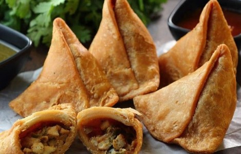 Prerna Canteen Samosa : ब्लॉक परिसर में ‘प्रेरणा कैंटीन’ के समोसे का जादू… खुशबू से खिंचे चले आते लोग, रोज बिक रहे 1000 पीस