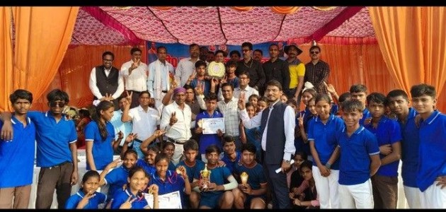 Sports News : पीएम श्री विद्यालय खेल प्रतियोगिता में परतावल का दबदबा, सदर-निचलौल भी चमके