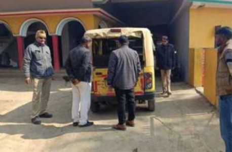 Maharajganj News : बच्चों की जान से खिलवाड़! बिना परमिट-फिटनेस दौड़ रहीं 3 स्कूल बसें सीज