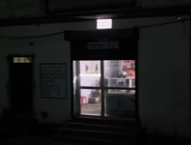 Maharajganj News : रात में खुला गोदाम, प्राइवेट गाड़ियों से निकलते सिलेंडर ! क्या चल रहा है अंदर?