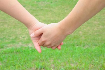 Maharajganj News : रात 1 बजे प्रेमी संग फरार हुई किशोरी, साथ ले गई इतना सामान