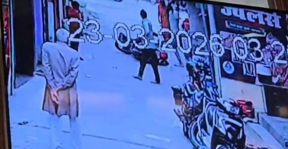 Maharajganj News : घुघली में दिनदहाड़े हमला! पुरानी रंजिश में युवक के सिर पर लोहे के पाइप से वार, हालत गंभीर