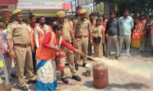 Maharajganj News : आग से बचाव के लिए मॉक ड्रिल, आपदा मित्रों को सिखाए गए रेस्क्यू के गुर