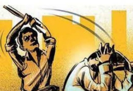 Maharajganj News : पुरानी रंजिश बनी खूनी झगड़े की वजह… लाठी-डंडों से हमला, एक ही परिवार के तीन लोग घायल