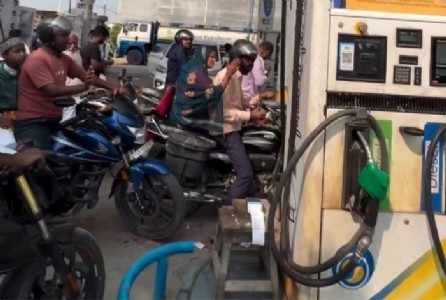 Maharajganj News : महराजगंज में पेट्रोल पंपों पर अचानक क्यों उमड़ी भीड़, अफवाहों से बढ़ी लोगों की बेचैनी