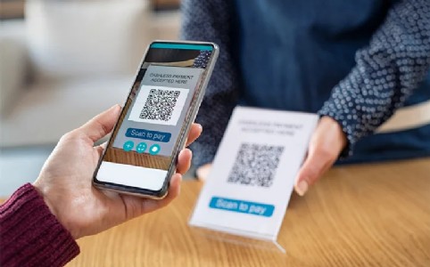 Maharajganj News : महराजगंज के ग्राम सचिवालय हुए पूरी तरह डिजिटल, अब क्यूआर कोड से होगा भुगतान