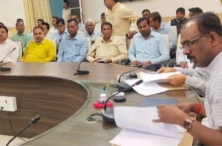 Maharajganj News : स्कूलों की मनमानी फीस पर बड़ा वार! डीएम की सख्ती से मचा हड़कंप