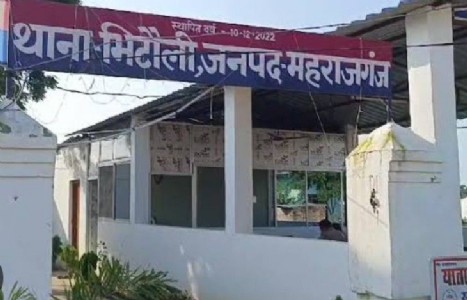 Maharajganj News : घर में अकेला था शख्स, कुछ घंटों बाद जब खुला दरवाजा तो...
